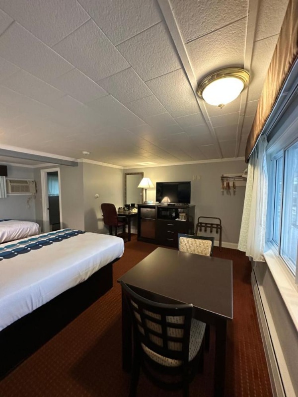 Rodeway Inn Orleans image 11