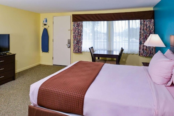 Rodeway Inn Orleans image 29